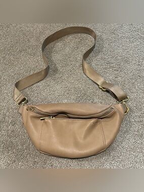 GUC Fawn Design “Fawny Pack” Tan Leather Crossbody Belt Bag